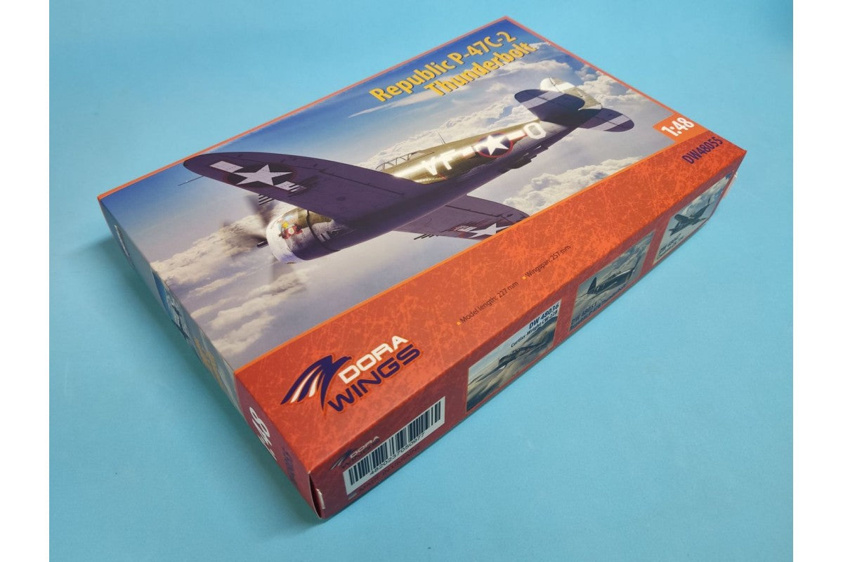 100 - Dora Wings - 48055 - Republic P-47C-2 Thunderbolt - box front right