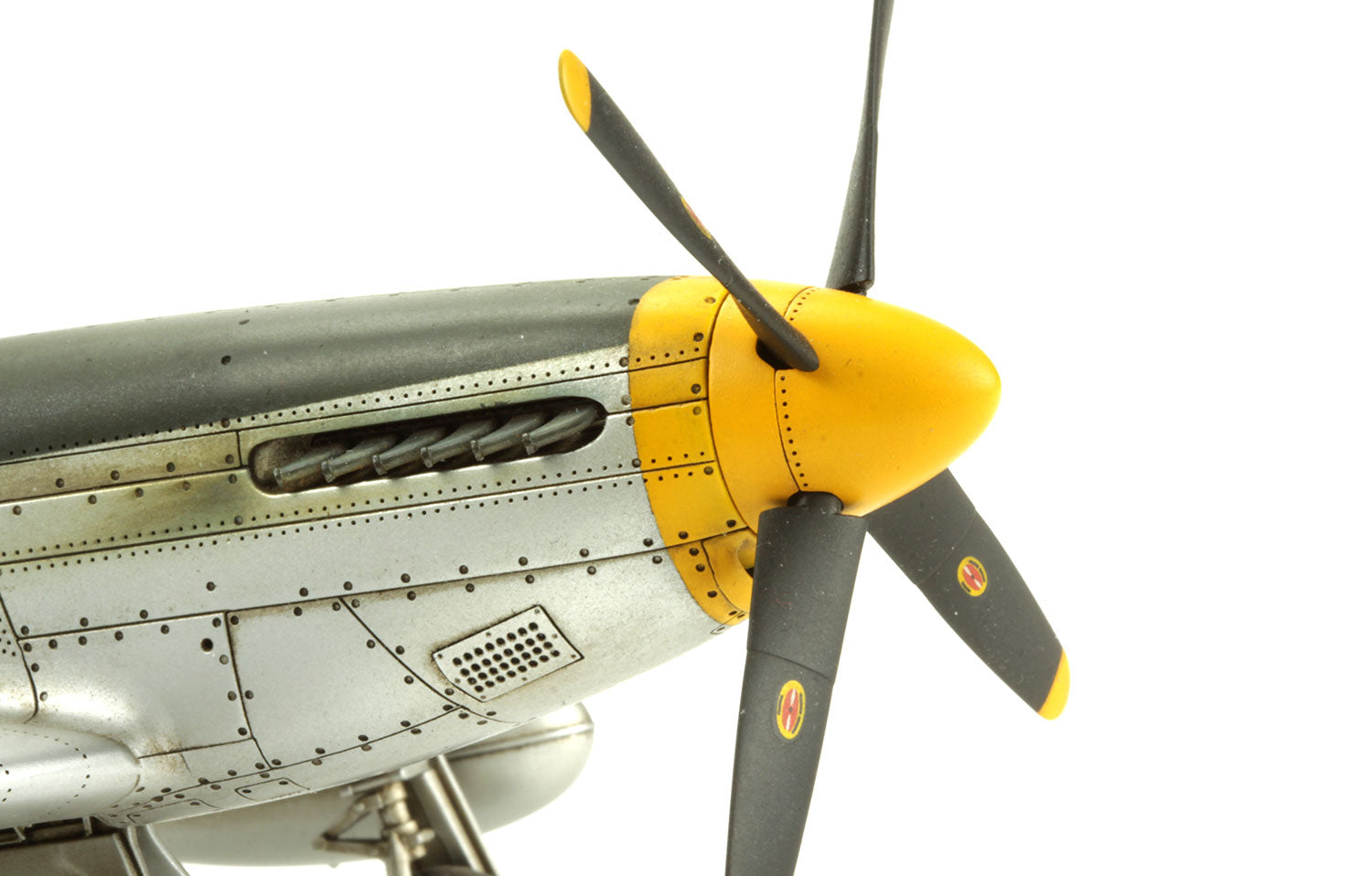 painted model - There are rivets and panel lines of different sizes on the aircraft nose.