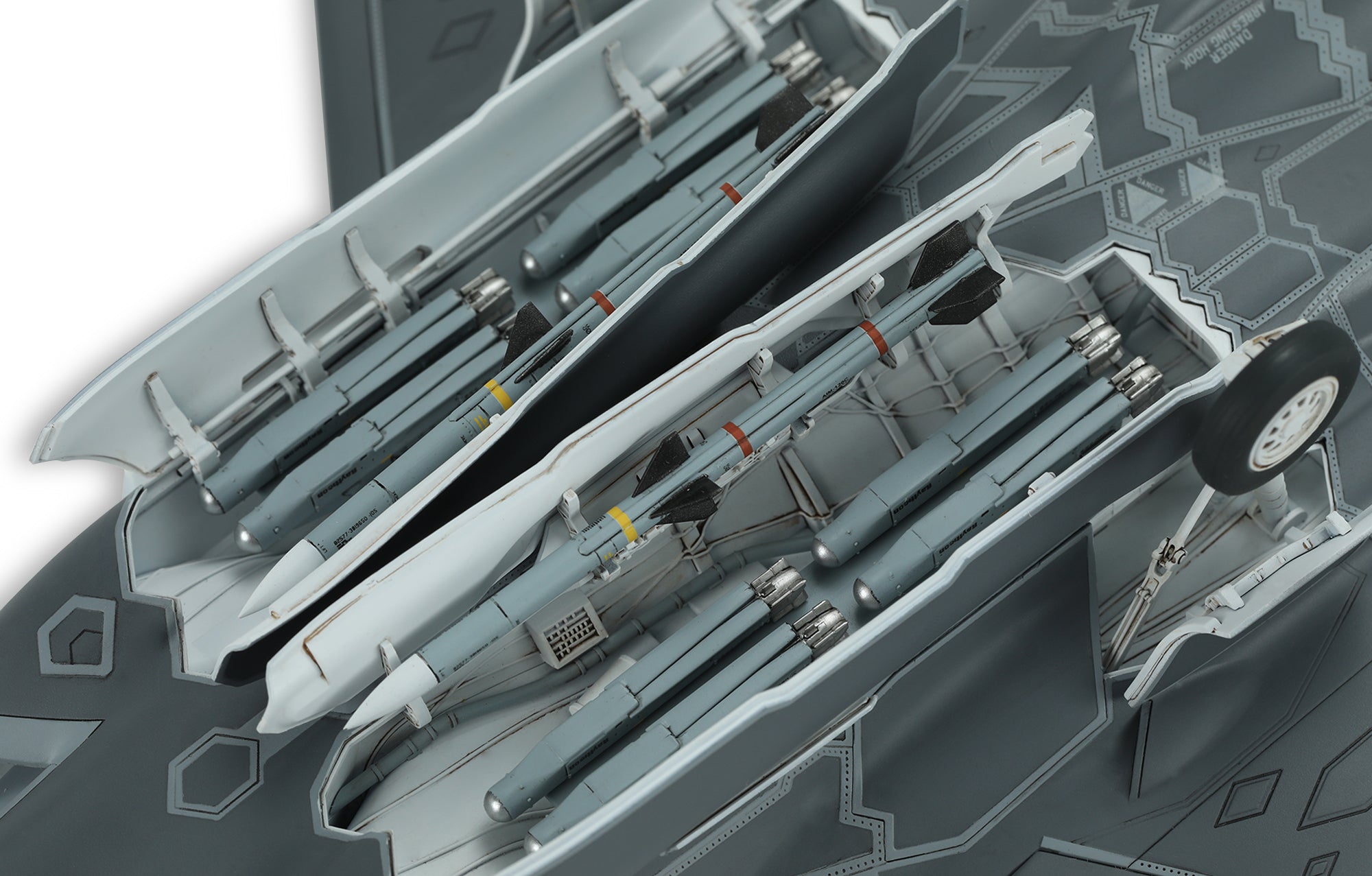 painted model - The weapons bays have excellent details. The interior contains a complete bomb cabin structure, and has a variety of mounting options.