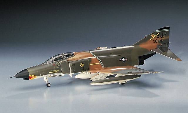 700 - Hasegawa - C02 - McDonnell Douglas F-4E Phantom II - painted model