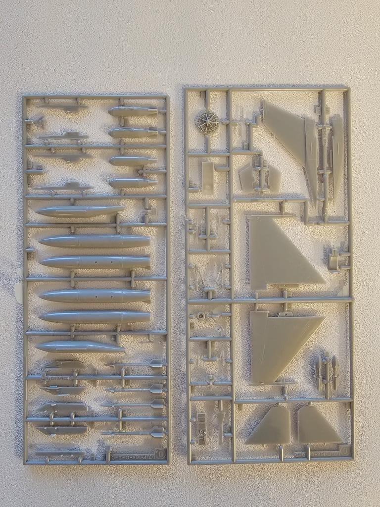 202 - Hasegawa - C12 - General Dynamics F-16N Fighting Falcon - sprue