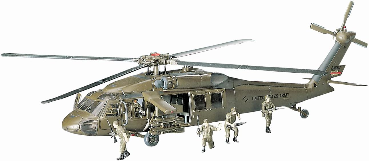 700 - Hasegawa - D03 - Sikorsky UH-60A Black Hawk - painted model