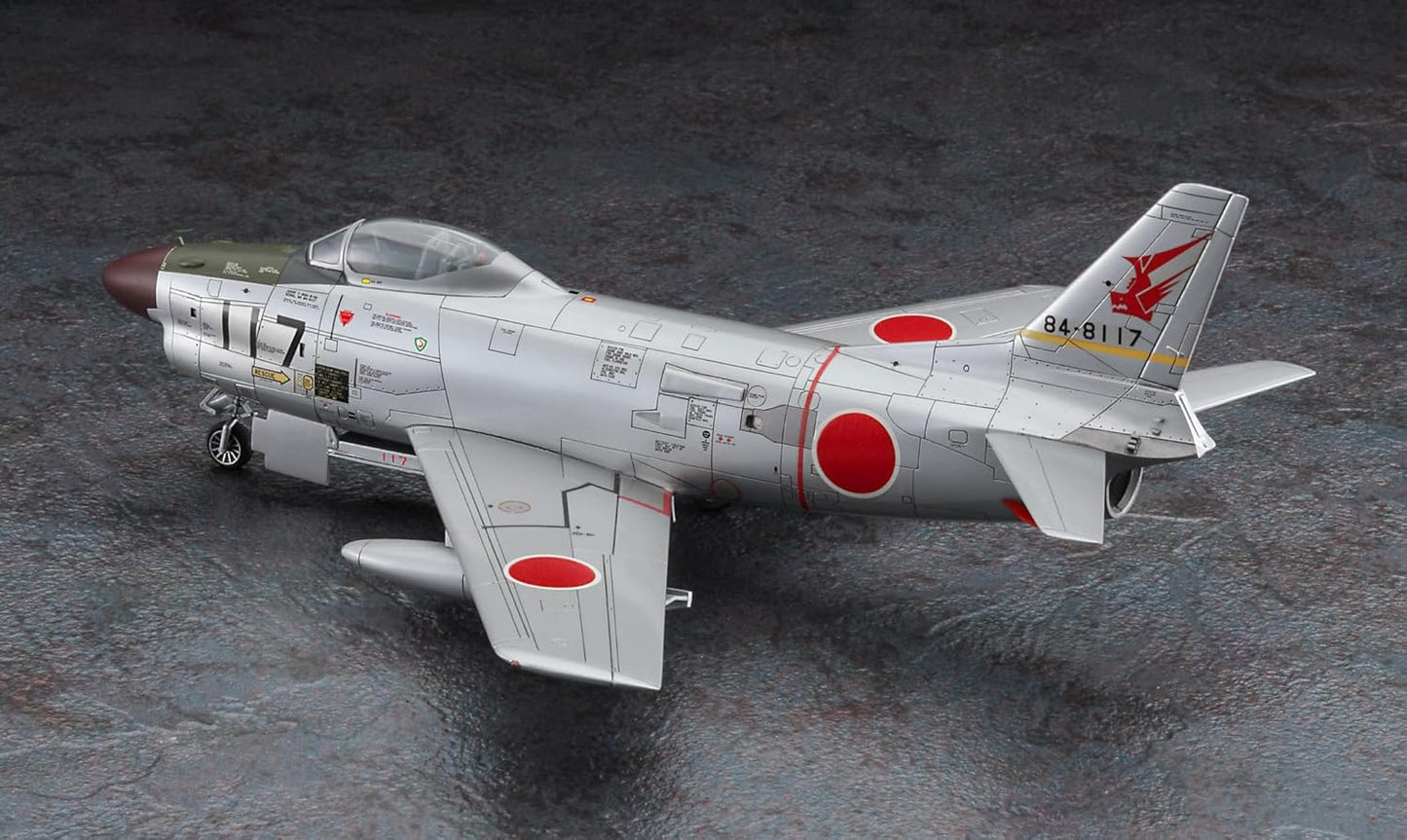 700 - Hasegawa - E49 - North American F-86D Sabre Dog - painted model