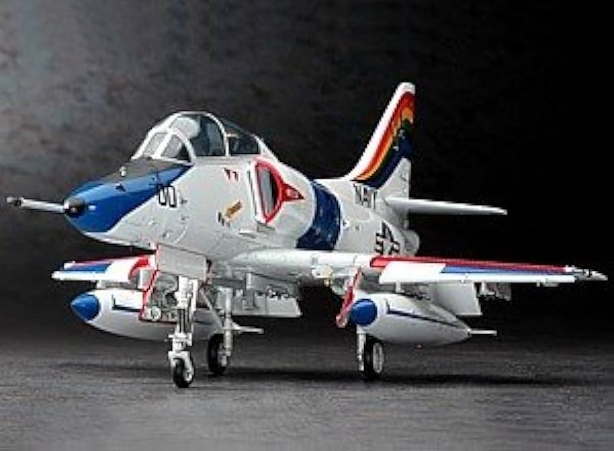 700 - Hasegawa - PT43 - Douglas TA-4J Skyhawk - painted model