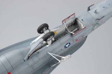 704 - HobbyBoss - 80321 - McDonnell Douglas F/A-18C Hornet - painted model