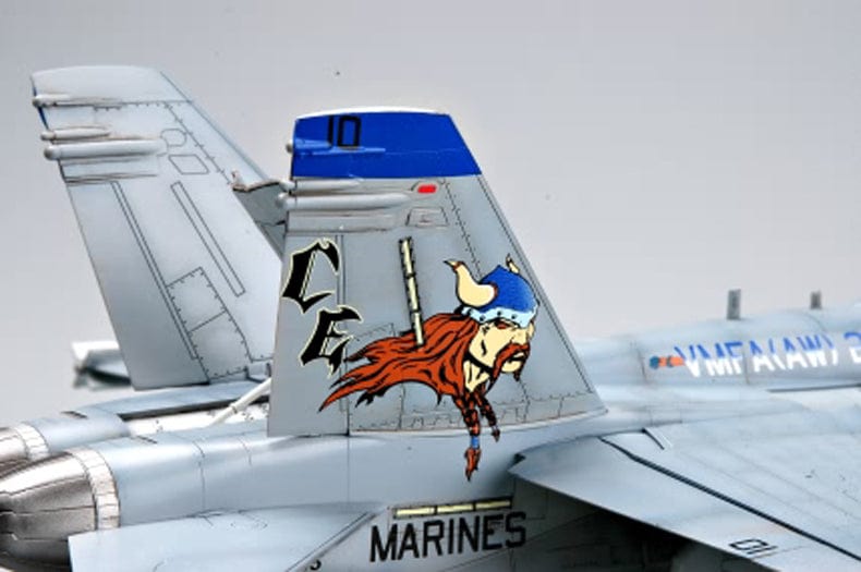 704 - HobbyBoss - 80322 - McDonnell Douglas F/A-18D Hornet - painted model