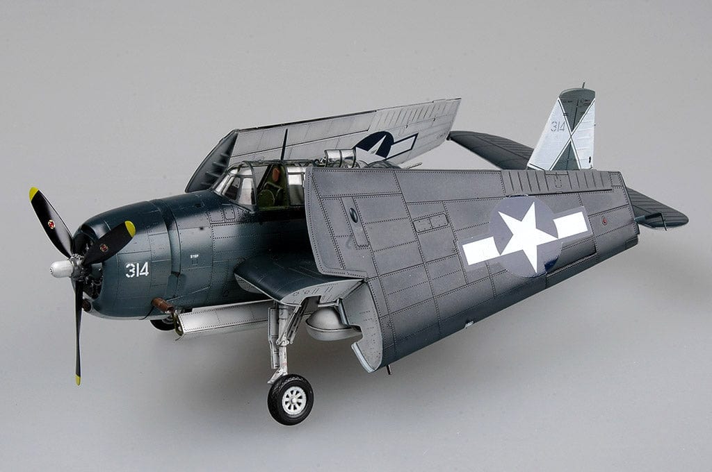 700 - HobbyBoss - 80325 - Grumman TBM-3 Avenger - painted model