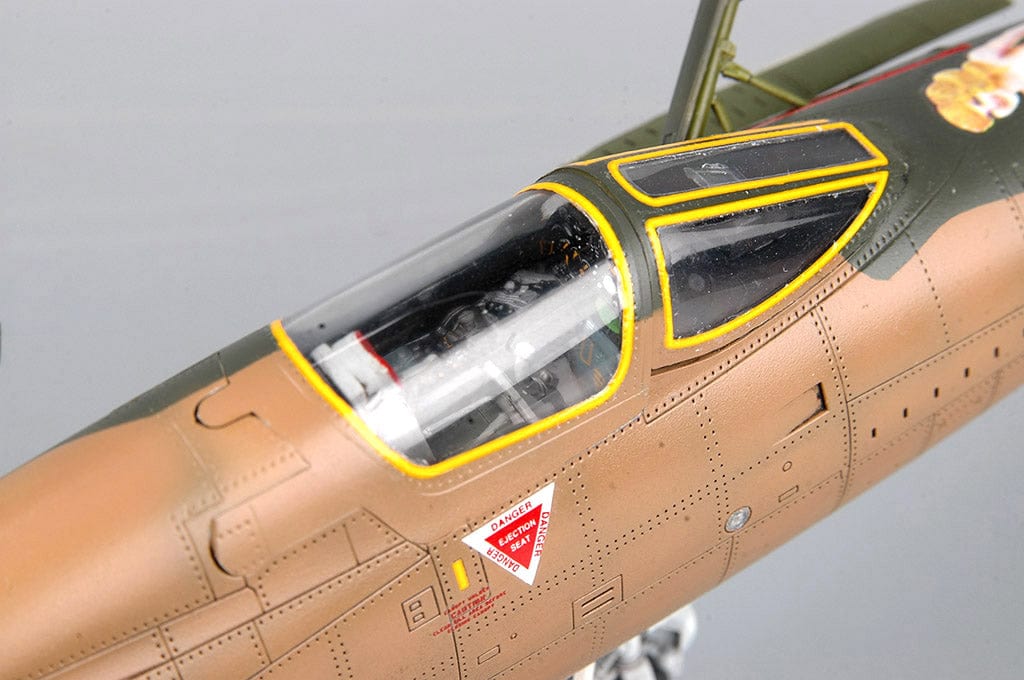 705 - HobbyBoss - 80332 - Republic F-105D Thunderchief - painted model