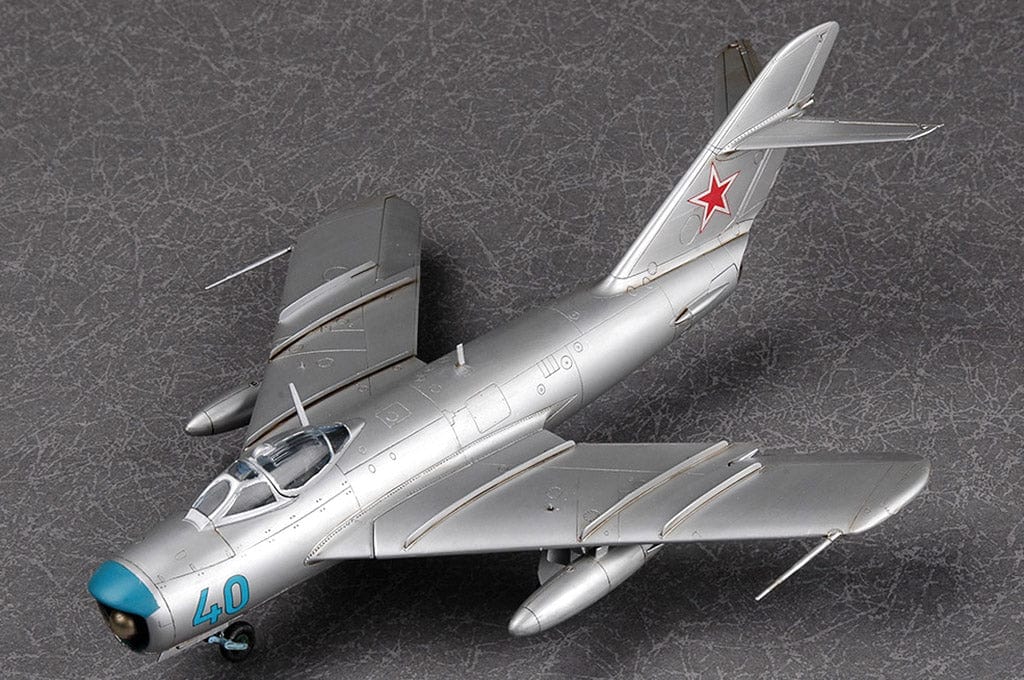 704 - HobbyBoss - 80336 - Mikoyan-Gurevich MiG-17PF Fresco D / Shenyang J-5A Fresco D - painted model