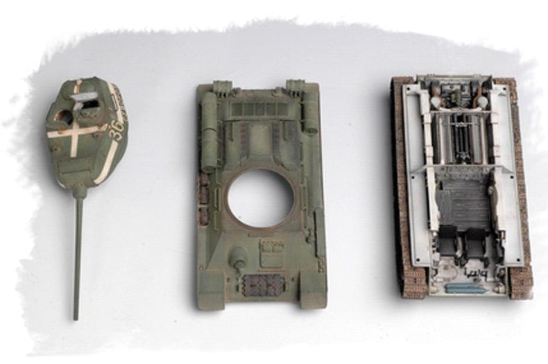 710 - HobbyBoss - 84809 - T-34-85 obr. 1944 Angle-Jointed Turret - painted model