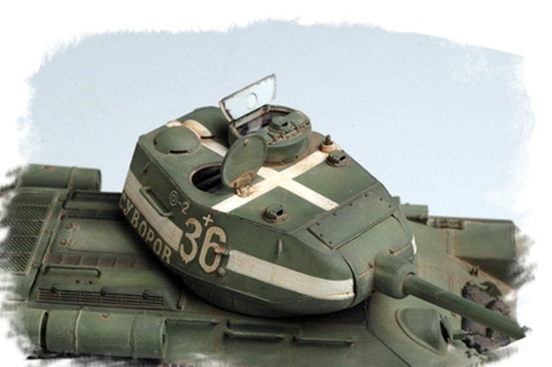 703 - HobbyBoss - 84809 - T-34-85 obr. 1944 Angle-Jointed Turret - painted model