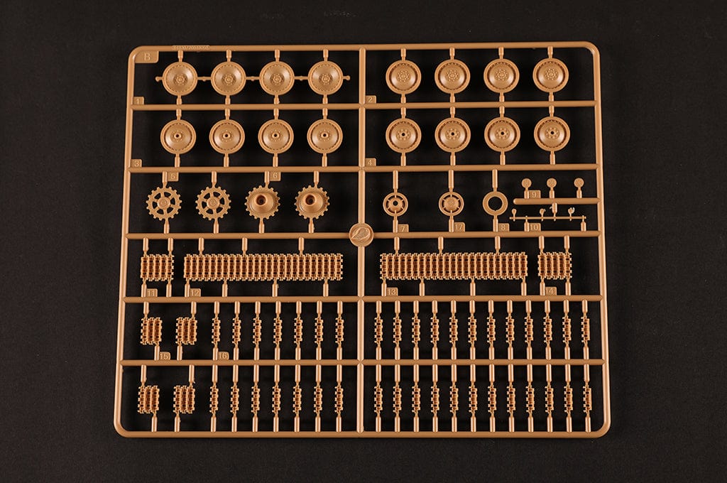 203 - HobbyBoss - 84830 - Pz.Kpfw. V Ausf. A Panther - sprue