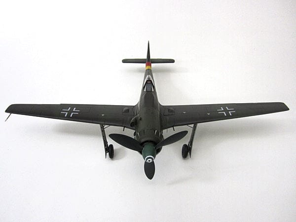710 - Zoukei-Mura - SWS02 - Focke-Wulf Ta 152 H-1 - painted model