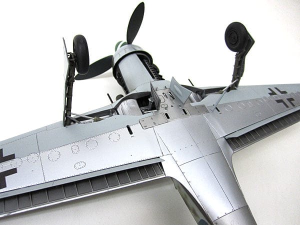 Zoukei-Mura - SWS02 - Focke-Wulf Ta 152 H-1 - painted model