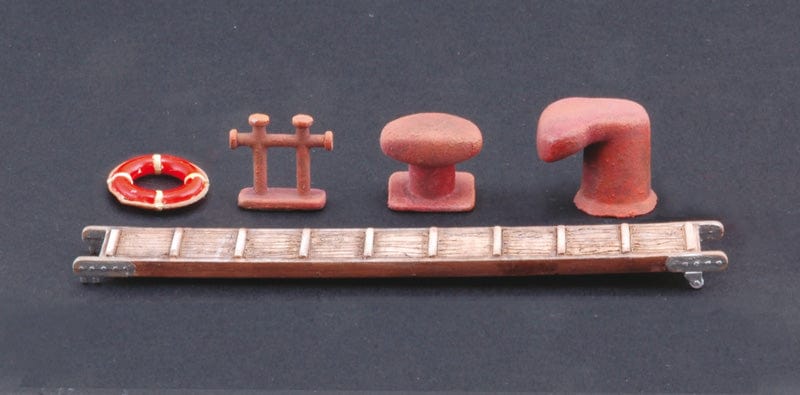 702 - Italeri - 5626 - MAS 563/568 with Crew - painted model
