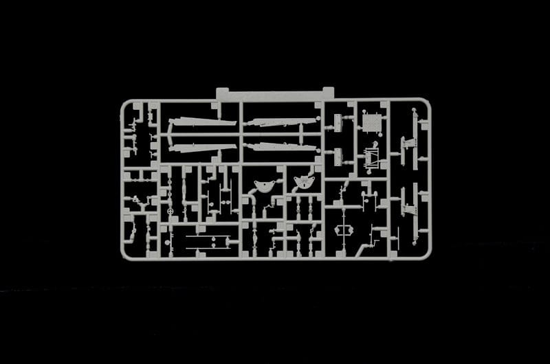 200 - Italeri - 7082 - 15cm sFH 18 / 10.5cm sK 18 - sprue