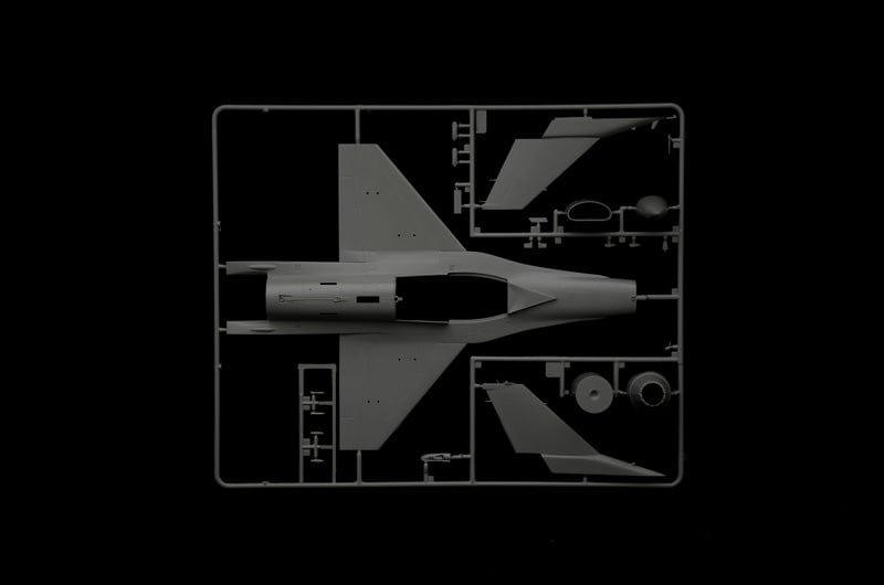 202 - Italeri - W35105 - Lockheed Martin F-16C Fighting Falcon [War Thunder] - sprue
