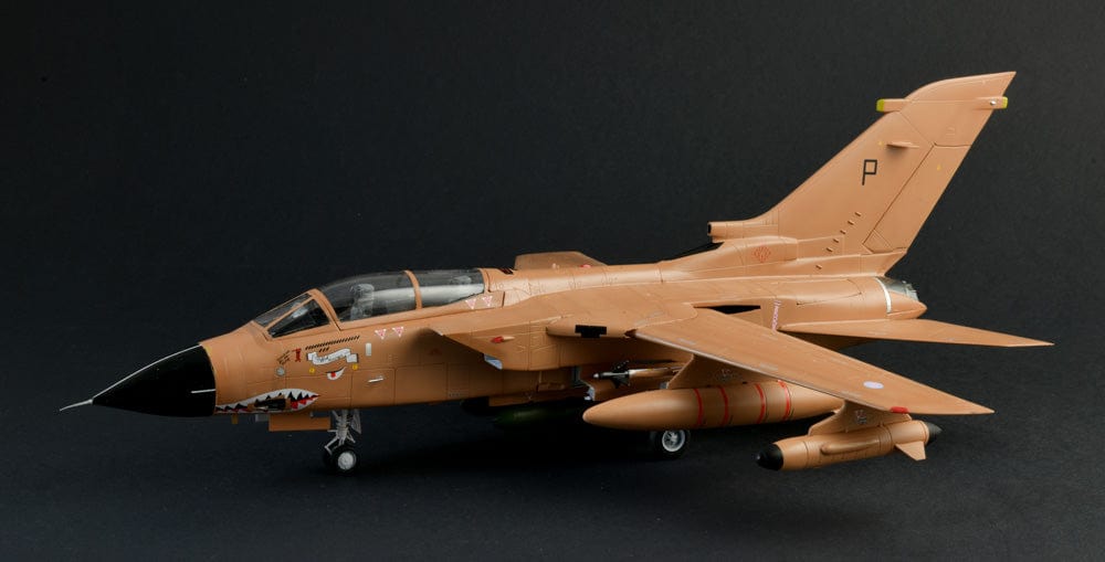 701 - Italeri - W35107 - Panavia Tornado GR1 / IDS [War Thunder] - painted model