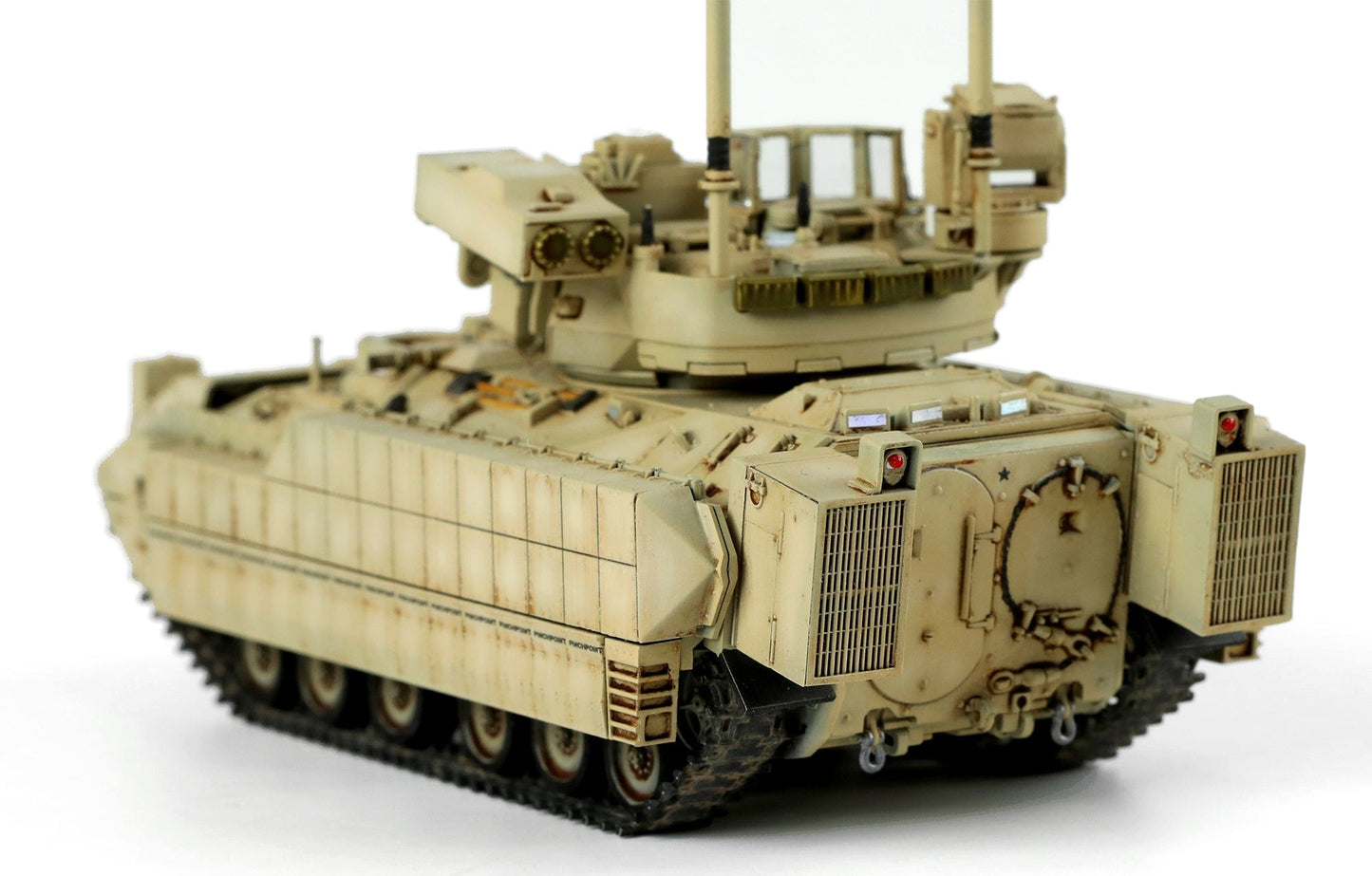 705 - Meng Model - 72-005 - M2A3 Bradley with BUSK III - painted model