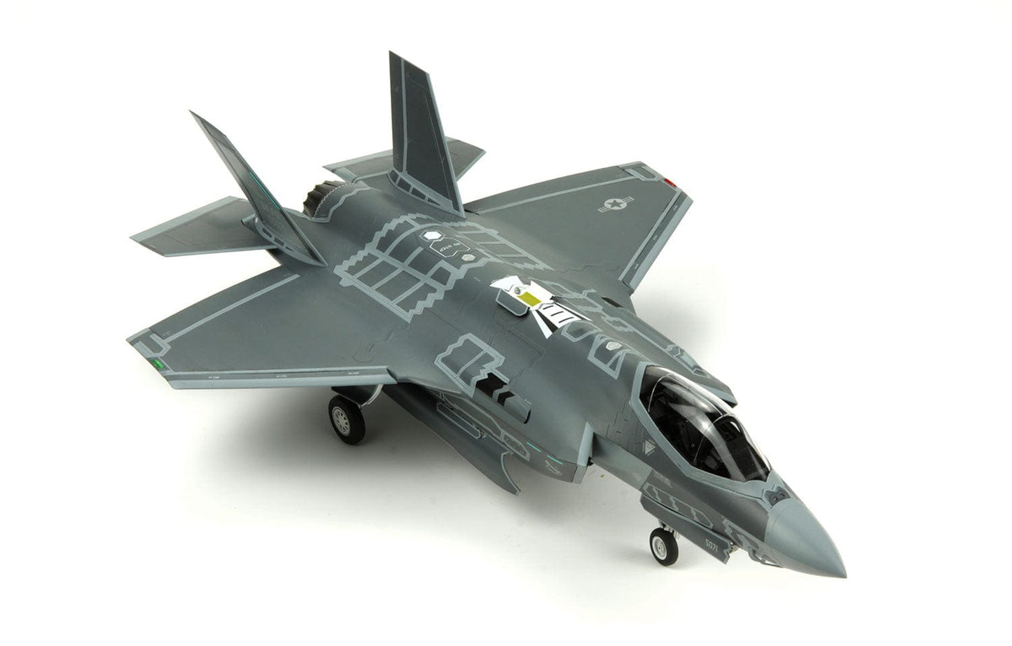 701 - painted model - The stealth external shape of this new fighter aircraft is completely replicated.