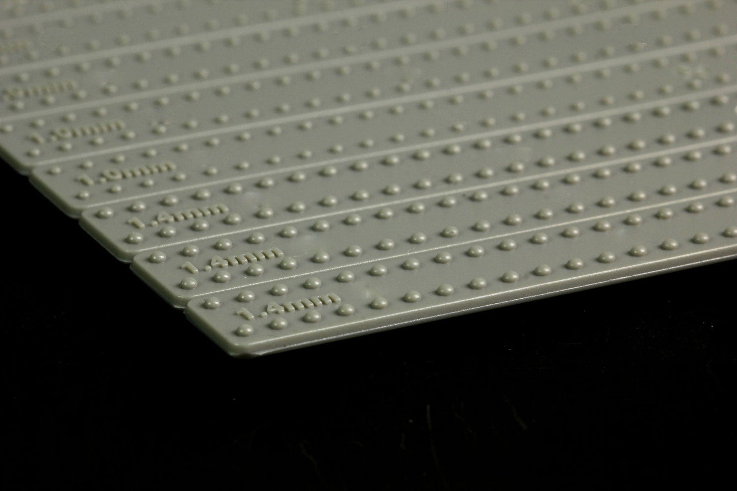 600 - Meng Model - SPS-010 - Water Bottles for Vehicle Dioramas - unpainted model