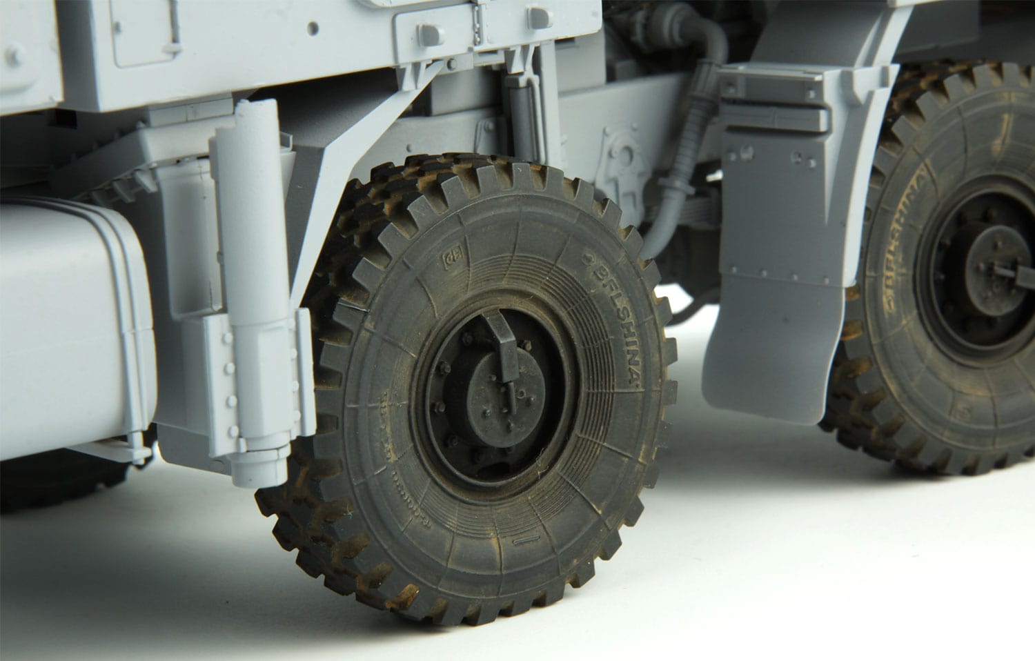 Meng Model - SPS-068 - Pantsir-S1 (SA-22 Greyhound) on KamAZ-6560 Sagged Wheels Set - painted model