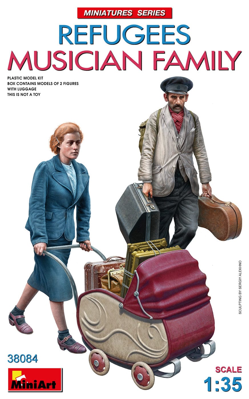 010 - Miniart - 38084 - Refugees, Musician Family - primary image