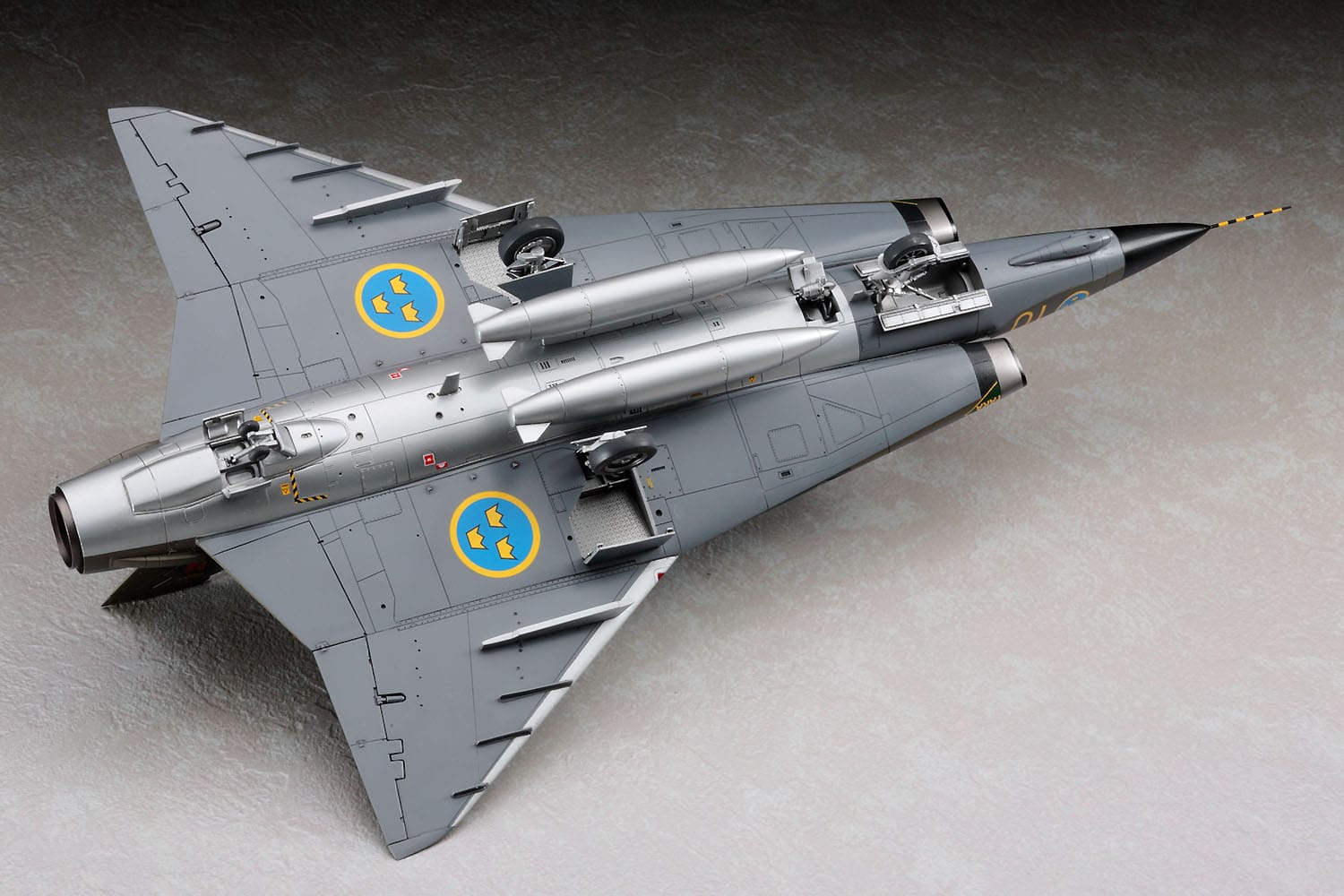 Hasegawa - PT41 - Saab J 35F2/J Draken - painted model