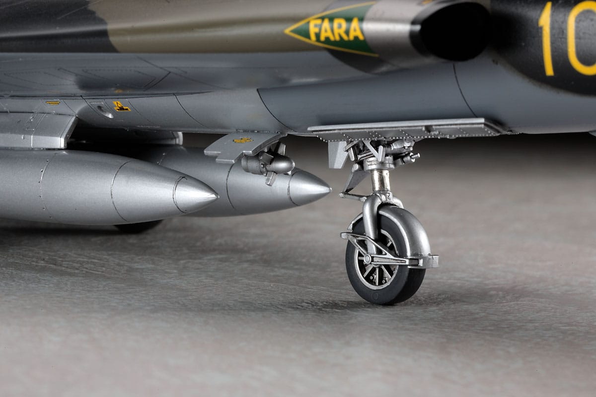 Hasegawa - PT41 - Saab J 35F2/J Draken - painted model