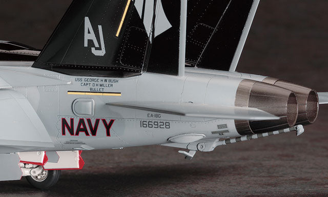 706 - Hasegawa - PT52 - Boeing EA-18G Growler - painted model