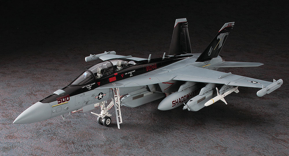 705 - Hasegawa - PT52 - Boeing EA-18G Growler - painted model