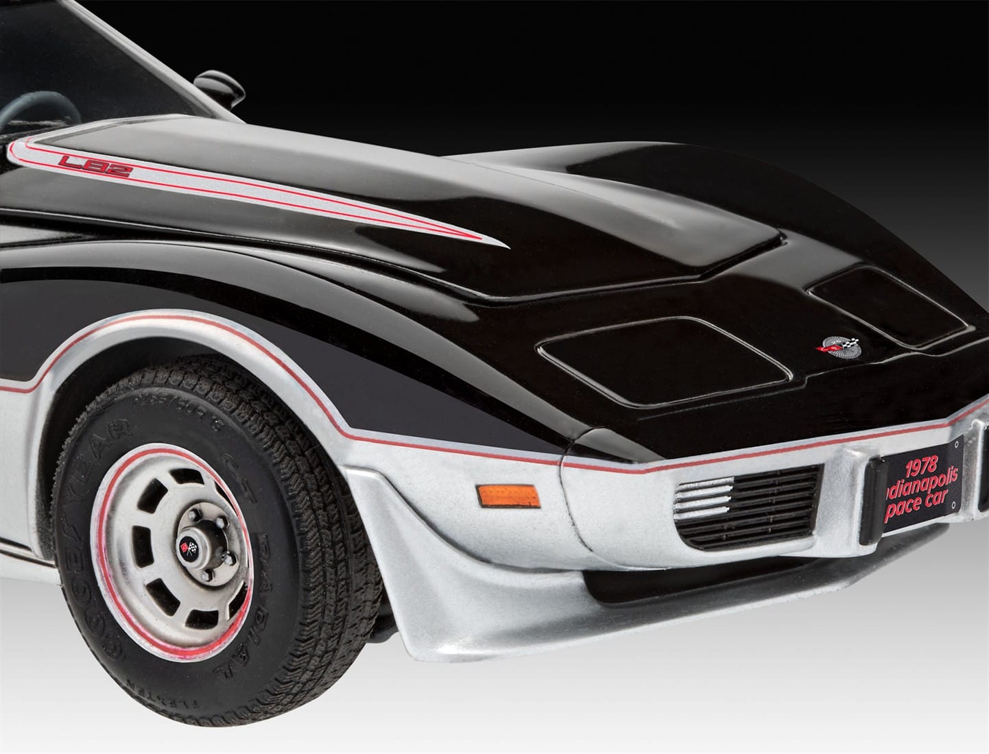 Revell - 07646 - Chevrolet Corvette (1978) ‘Indy Pace Car’ - painted model