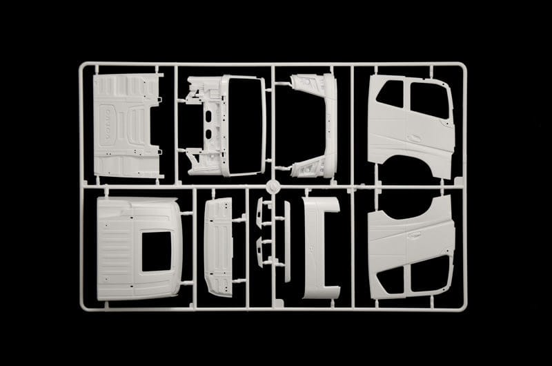 200 - Italeri - 3970 - Volvo FH16 Medium Roof - sprue