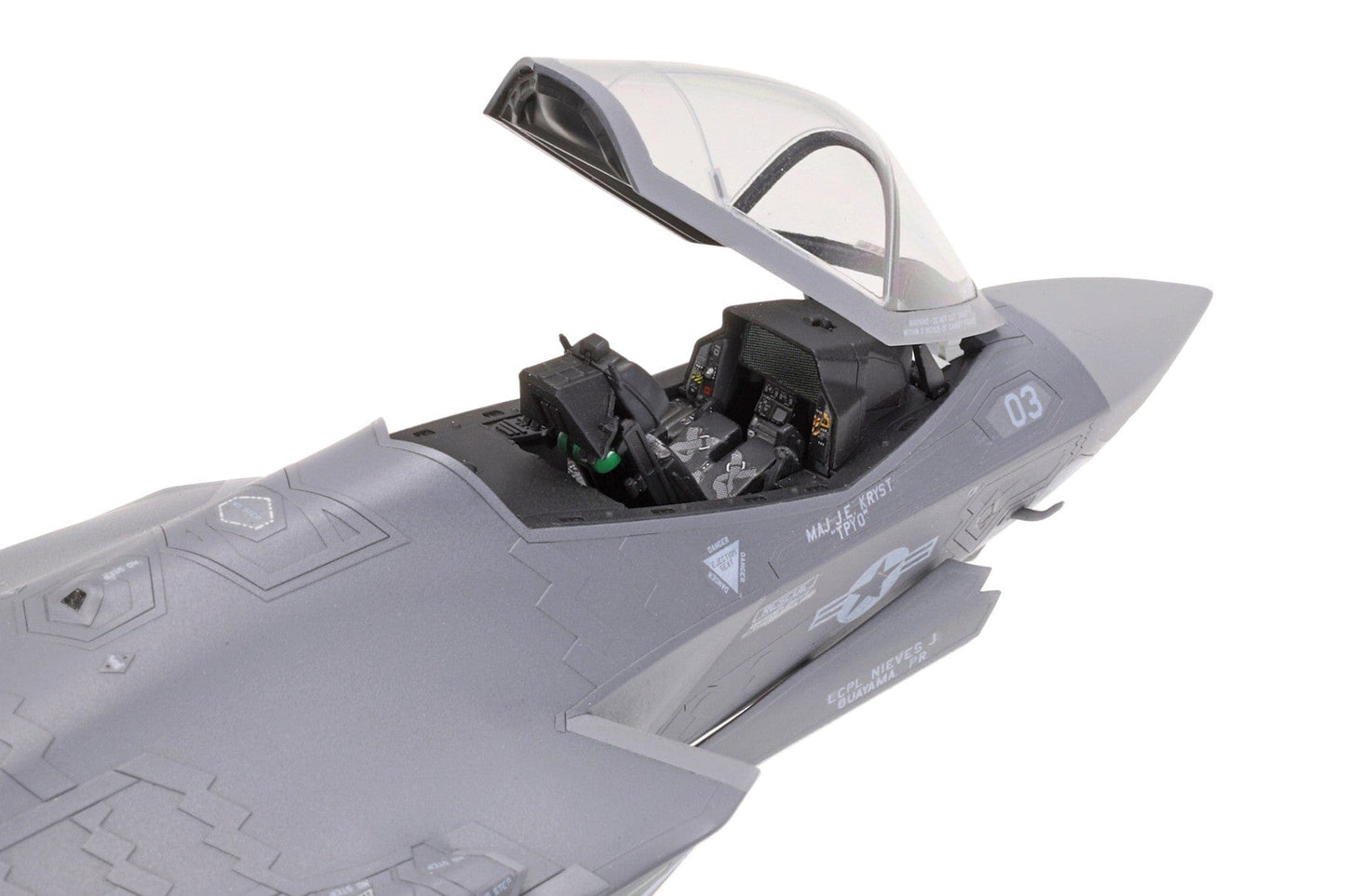 705 - Tamiya - 60794 - Lockheed Martin F-35C Lightning II - painted model