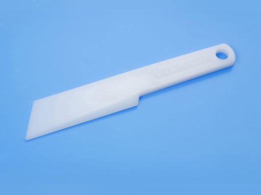010 - Tamiya - 87112 - Tamiya Craft Spatula (20mm width) - primary image