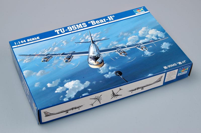 010 - Trumpeter - 03904 - Tupolev Tu-95MS Bear H - primary image
