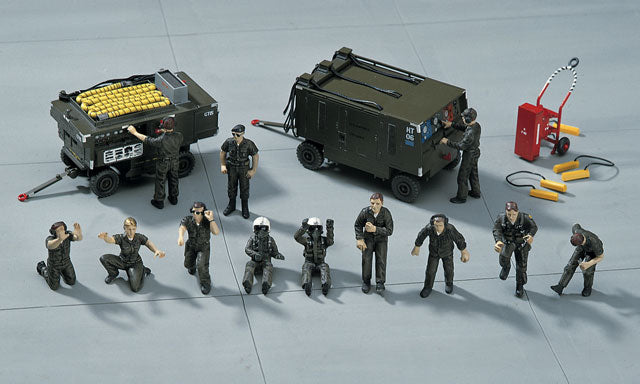 Hasegawa - X484 - United States Ground Crew Set A - painted model