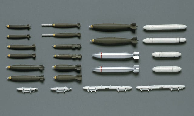 Hasegawa - X721 - Aircraft Weapons Set 1: United States Bombs and Rocket Launchers - painted model