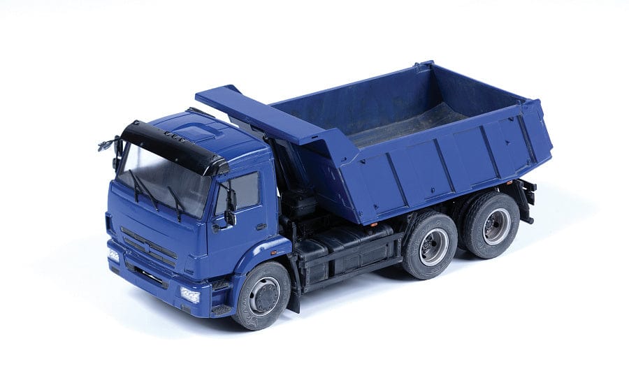 700 - Zvezda - 43006 - KamAZ-65115 - painted model